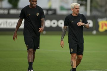 Fagner defende Gil no Corinthians e rebate críticas de Emerson Sheik