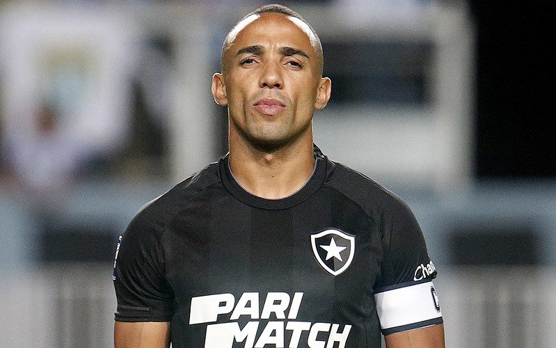 Marçal completa um ano de estreia no Botafogo, destaca evolução e foca em ampliar vantagem