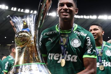 Palmeiras troca documentos com o West Ham e fica perto de vender Luis Guilherme; veja valores