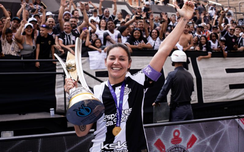 Torcida organizada do Corinthians organiza caravana para final da Libertadores Feminina